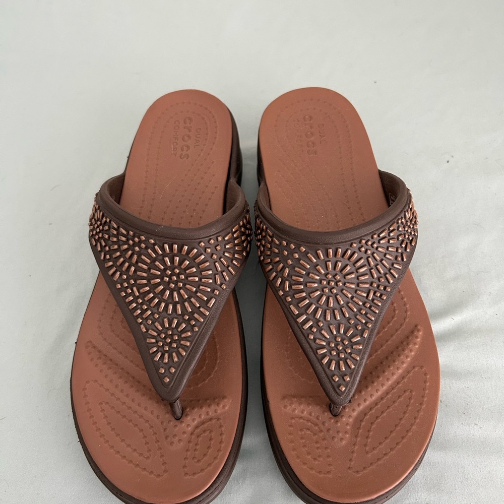 CROCS Women's Sandals in Elegant Brown